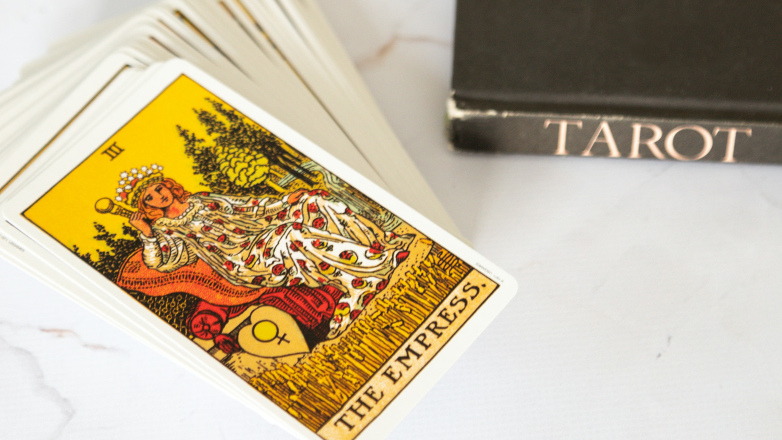 Three Tarot Readers Reveal the Secrets of Their Practice, tarot